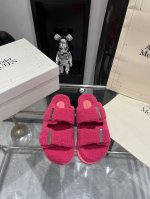 Alexander McQueen 羊羔毛凉拖 原版复刻定制，麦昆两带拖鞋搭配金属扣刻Mcq标志，约4cm 轻松穿出大长腿，舒适，百搭，必入的一款拖鞋 码数：3