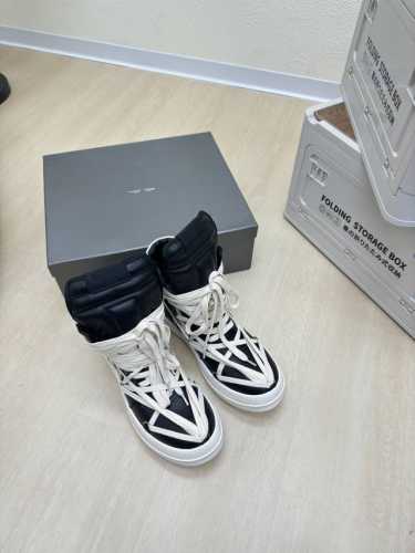 超酷潮鞋 机车靴 Rick Owens-24Fw 厚底 Ro 系列 牛皮面 高品质 男款10 黑色打蜡牛皮 皮质 Rick Owens 到2024至今的大热款