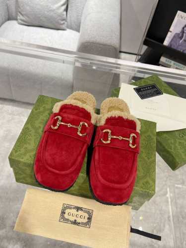 羊羔毛款Gucci 马衔扣穆勒鞋 顶级版 购买两双原版拆皮拆骨一比一还原，所有细节 材质 舒适度 全部跟原版一样了 复刻度98%。码数：35-41 41定做不退