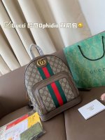 无盒 Gucci 酷奇Ophidia 老花双肩包 老花+红绿配色简直一绝 上身很舒服不压身，超级实用！ 日常通勤，出门旅行必备哦 尺寸23*29