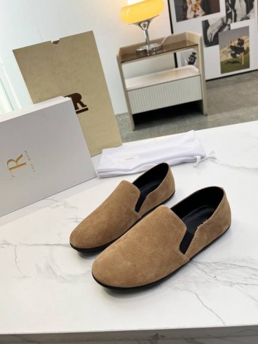 高品质出厂 The Row 慵懒奶奶鞋 极简风圆头一脚蹬乐福鞋平底单鞋 柔软超舒服 法式优雅气质在线、高级又时髦，可盐可甜，文艺又气质！四季可穿的单品，好穿又好