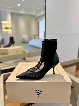 VANDA NOVAK 顶级版本 : 全网独家出售 全网独家代理销售，支持验货 正品.正品.正品 重要的事说三遍 官网最新发布 2025春秋款融入了几丝性感风格 - 点击图像关闭
