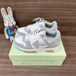 顶级版本Off-White Out Of Office 低帮滑板鞋情侣款湖灰白。 Off-White箭头符号、Ziptie 标签、1Ogo印花等经典元素皆在此呈