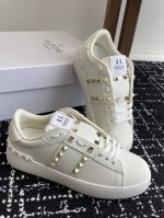 代购级 Valentino 经典升级 低帮绑带运动鞋、休闲鞋 男士女士真皮板鞋华伦天奴运动板鞋简直太棒了 时尚潮流炫酷+经典复古，情侣款最新时尚运动鞋系列都有货