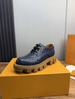 工厂p价 lv.男士休闲厚底皮鞋 原版开模 鞋面采用进口小牛皮 原版牛皮内里 原版厚底防滑.增高与无形中.. size 39-44