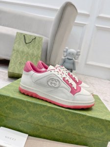 35 40 38 44Gucci 休闲鞋 早春爆款推荐，原版鞋底、原版面料、原版套楦工艺一比一折骨复刻！重工刺绣追求极致！ 面料：意大利进口头层牛皮 内里：原版