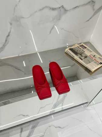 高版本 ‘’ Jacquemus 2025 ss 时髦方头单鞋时髦方头单鞋、品质依旧、区别市面抢出版本、自购原版独立开发、鞋面采用订制羊皮、意大利混种小羊皮垫脚 - 点击图像关闭