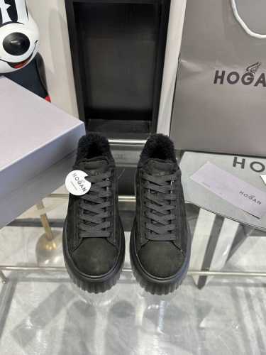 HOGAN 霍根 24ss秋冬新款 情侣板鞋 饼干鞋厚底小白鞋 这款精选板鞋饼干鞋，专柜新款 断货王呀 甄选进口牛皮材质，细节和层次感满满，原版eva发泡加厚大