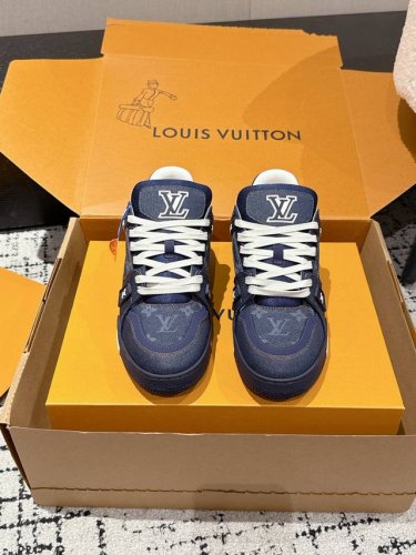 顶级版本 lv 路易威登L家 驴牌 25 最新 Trainer系列 情侣款 休闲 运动鞋 滑板鞋 原版购入开发 做货 本款 Lv Trainer 运动鞋取材 M
