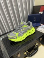 出厂价Pp： Dior 迪奥 -高端品质 原单休闲运动鞋 -鞋面：丝绸小牛皮.高周波品牌图腾、品牌网布布匹、鞋舌塑胶品牌Logo、后跟高周波品牌Logo -内里