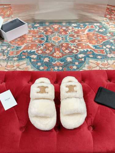 Celine 塞琳 4 秋冬新品100%纯羊毛拖鞋 毛茸茸的羊毛是选用欧洲进口a级羊毛 原版1:1复刻，鞋面和垫脚logo是羊皮 Tpu大底，耐磨防滑！码数35