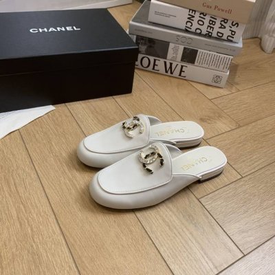 单鞋 拖鞋251 chane* 小香2025新品 双C字母扣方头粗跟乐福鞋 相比经典款 这款乐福鞋更有特色 太爱这个字母设计了 鞋面 采用进口小牛皮 漆皮 内里
