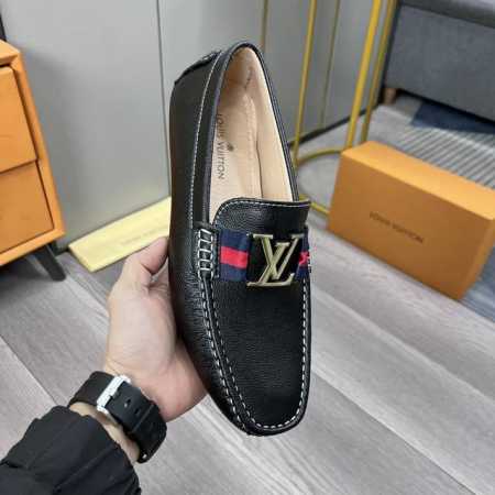 Lv新款男鞋原版复刻高端男士休闲豆豆鞋 驾车鞋！鞋面进口牛皮，羊皮内里，一脚蹬设计， 轻便灵巧合适各种出行，独家新款，实物拍摄，码38-44 - 点击图像关闭