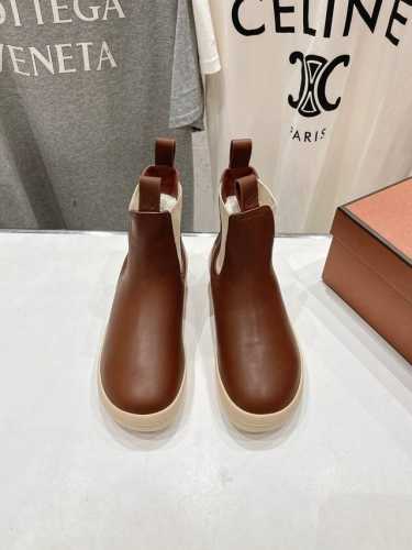 高版本出厂 毛里 Loropiana LP诺悠翩雅24ss秋冬新款 Lakeside 牛皮切尔西短靴 这款短靴采用头层牛皮制成，十分耐用且柔软，上脚非常舒适。鞋