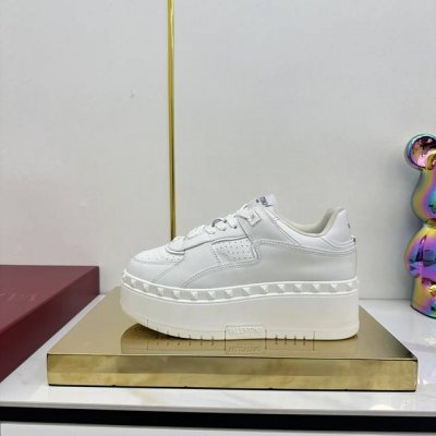 高版本 Valentino Fw 25Ss New Arrival 华伦天奴 Vt 2025早春 Freedots运动鞋 厚底小白鞋 休闲鞋 檀健次同款 舒适百