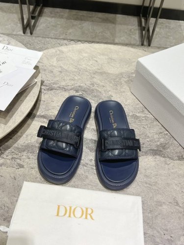 顶级版本：女款 Dior迪奥 最新款dioriviera Dio R Evolution系列 魔术贴 藤格纹 一字 凉拖鞋 原版购入开发 做货 这款 Dio R