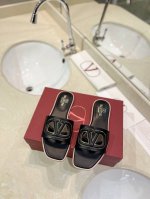 valentino Garavani Vlogo Cut-Out小牛皮拖鞋 原版打造-注重细节-加衬鞋跟增加舒适度-小牛皮材质Vlogo Signature细节