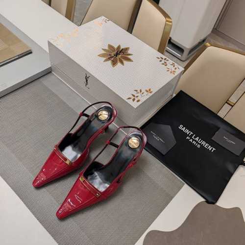 SAINT LAURENT ” SYL圣罗兰 顶级版本25SS众明星网红追捧的坡跟斜高跟，一字带尖头凉鞋。SYL 2025官方VIP 贵宾版金花磁铁盒 认清包装