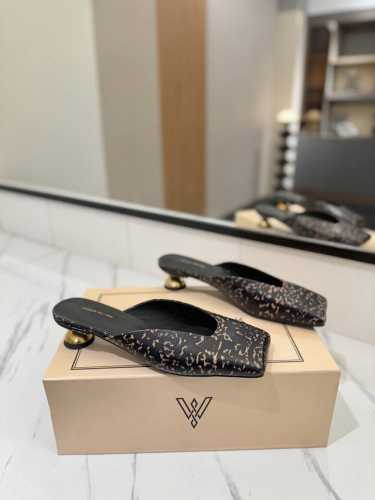 出厂 Vanda Novak来自意大利品牌 全网独家 耗时3个月研发 鞋跟独特设计酒杯 重磅系列 众多联手意大利品牌 推出高级感满分的鞋款系列 火遍Ins神仙绝