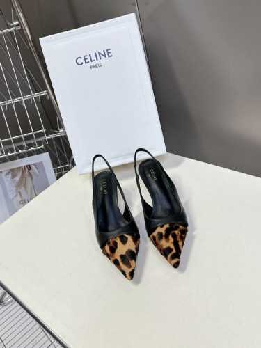 Celine思琳春夏凯旋门时装高跟鞋 柔美的露脚设计， 上脚真的超级显瘦超级美 C家特定的精致凯旋门Logo 好看到爆 鞋面：原版小牛皮 内里 垫脚：采用顶级混