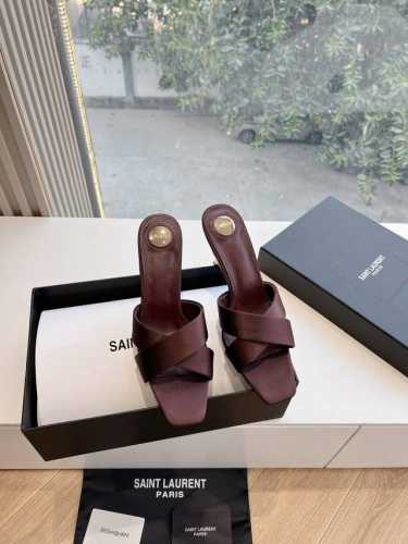 G288顶级品质Saint Laurent 圣罗兰Lee金属钻链条尖头高跟鞋Ysl姐姐的美丽尤物高跟鞋 又是人间圣罗兰 Rose同款的高跟鞋化很好修饰脚型，奢华