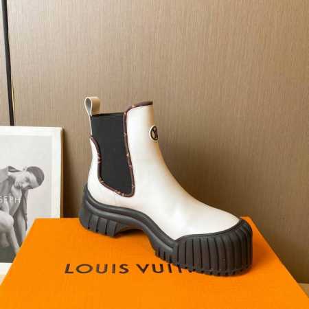 经典款 Louis Vuitton路易威登走秀新款 高端定制 1：1刻复 各大明星网红走秀款，百年经典 上脚舒适 搭配路易威登标识压纹皮革标签和耐磨皮革外底。 - 点击图像关闭