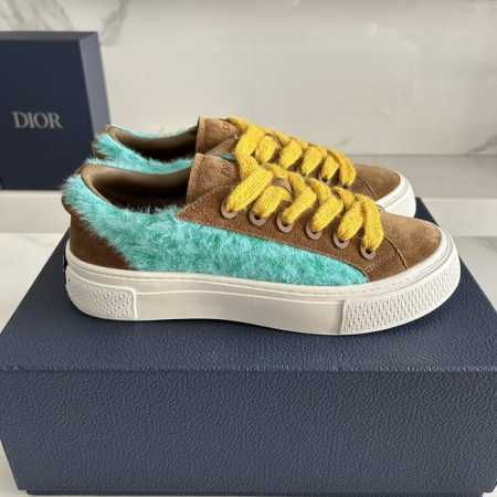 顶级版本 DIOR迪奥 B33运动鞋 秋季新品，重新诠释经典的网球鞋，时尚的廓形突显厚实感 饰以 Oblique 印花，搭配绒面革镶片，别具一格的加垫鞋舌点缀以 - 点击图像关闭