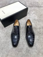 Gucci 男士经典牛津鞋男士商务正装皮鞋 经典款 极致艺术 全鞋采用进口打蜡饮奶牛牛皮古法手工描改擦色 黑灰 精挑细选 毛孔细腻 光泽度极好 质感柔软 韧性强