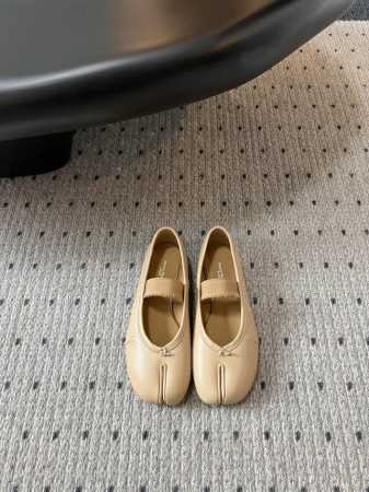 代购级版 Maison Margiela 马吉拉 Tabi褶皱芭蕾舞鞋 太火了！依旧保持的高水准出货！可以一直相信咱家的马吉拉马吉拉这双皮子很软！！可以暴走的程 - 点击图像关闭
