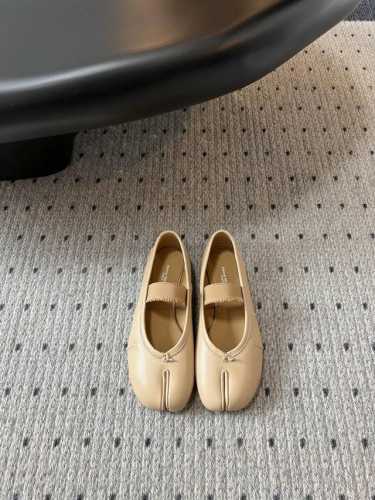代购级版 Maison Margiela 马吉拉 Tabi褶皱芭蕾舞鞋 太火了！依旧保持的高水准出货！可以一直相信咱家的马吉拉马吉拉这双皮子很软！！可以暴走的程
