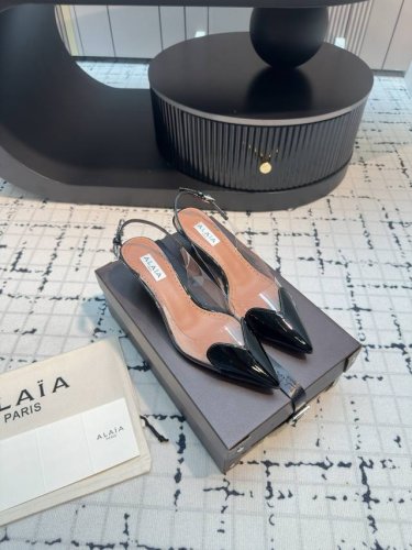 顶级版本新款最新爆品小红书火推Alaia High Love爱心细跟凉拖系列！ “Designerofdesigners”更影响着很多人的风格！这些Alaia的