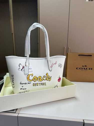 Coach蔻驰涂鸦托特包 春夏和涂鸦好配 适合日常 通勤 出街 D-304尺寸33×27折叠盒