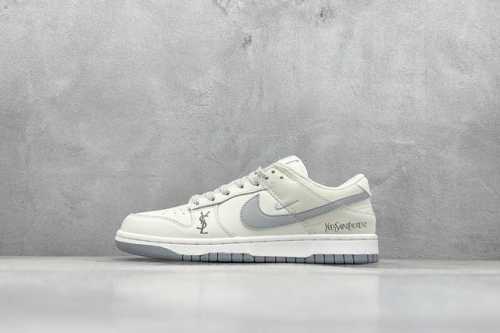400 現貨 放店私 Nike Sb Dunk Low 圣罗兰联名四勾白灰 性价比天花板 尝鲜先行版 原装头层材料 独家版型蒸餾加工帶來的是更好的视觉和脚感体验