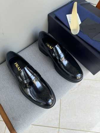 爆款推荐Prada 普拉达顶级代购品质 鞋面进口擦色开边珠 鞋头雕花设计 牛皮内里 私模Tpu大底 防滑耐磨有弹性 时尚百搭 黑色 39-44现货 38，45定 - 点击图像关闭