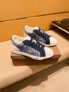 工厂P批 迪奥 男鞋高端品牌 官网1：1最新力作：鞋面采用意大利进口头层牛皮搭配舒适透气内里原版防滑耐磨大底制作，让行走更加便捷舒适！独家新款，惊世之作，与官方