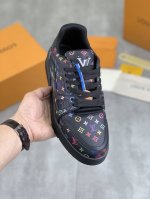 工厂价 实价 顶级版本 LOUIS VUITTON 原单 最情侣新款LV路易威登 * 顶级版本 LV经典潮鞋！选用进口原版内里.原版耐磨轻便TPU大底！高品质精