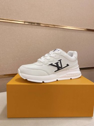 顶级版本： Lv 路易威登 L家驴牌 最新Classic系列 厚底 休闲 运动鞋 原版购入开发 做货 这款Classic 运动鞋于 2025 秋冬男士系列初次亮