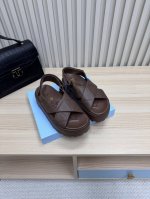 Prada 普拉达 25ss p家 25春夏厚底水台托鞋 双皮带扣复古风格 进口羊皮面料 羊皮内里 发泡大底 超轻 Zp五金扣Logo点缀 完美演绎高级简约风格