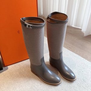 HERME S 经典kelly长靴ss24秋冬款 经典kelly半，原版小牛皮材料，不同颜色搭配，真的是好看极了，养马富婆必备品！ 内里小羊皮，鞋底意大利进口材