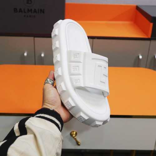Balmaln新品男士拖鞋 高端精品， 鞋面进口原版面料， 精细做工， 鞋底超软，休闲宽松舒适型，夏季必入哦！两色可选，码38-45