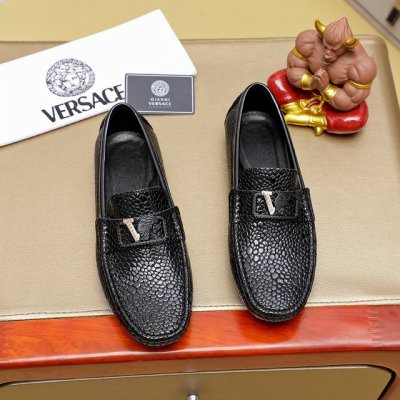 工厂p价 Versace 范思哲 男士新款豆豆鞋上市 原单品质 官网1:1同步头层牛皮皮内里，完美造型顶级品质，橡胶耐磨大底，，鞋型饱满，立体感十足超级百搭 高
