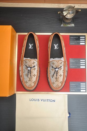 调工厂p价 男装男鞋 运动原单 Louis Vuitton 原单 新款Lv路易威登 * 顶级版本 Lv经典豆豆鞋！选用进口原版单牛皮 原版真皮边条拼接耐磨橡胶大