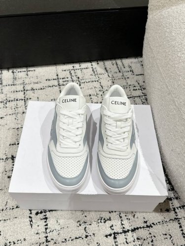 情侣款 顶级版本 Celine赛琳 25 最新 Block系列 系带 情侣 休闲 运动鞋 Triomphe 皮革贴饰，瞬间给这款 Block 运动鞋注入了清新柔
