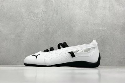 puma Speedcat 舒适百搭 低帮 芭蕾鞋 #朴彩英 Rose 同款 配色酷感拉满 低帮设计超显脚踝纤细 上脚轻盈又舒适 不管日常出街还是运动都适配 防