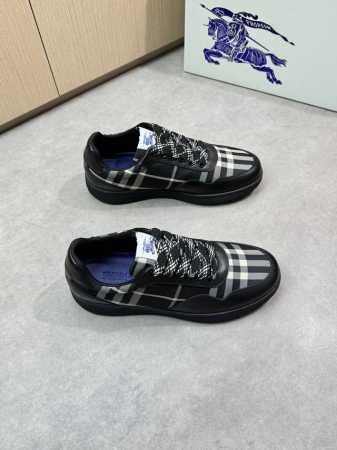 Burberry 巴宝莉 -高端品质 原单休闲运动板鞋 -鞋面：进口纳帕小牛皮、品牌图腾布匹、鞋舌品牌布标 -内里：品牌帆布，垫脚；水染牛皮 -大底：超轻Tpr - 点击图像关闭