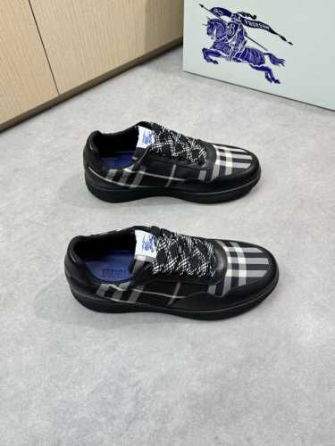 Burberry 巴宝莉 -高端品质 原单休闲运动板鞋 -鞋面：进口纳帕小牛皮、品牌图腾布匹、鞋舌品牌布标 -内里：品牌帆布，垫脚；水染牛皮 -大底：超轻Tpr