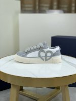 工厂价 顶级版本 DIOR迪奥 B33情侣款运动鞋 白色光滑牛皮和 Oblique 印花鞋面 2024秋季新款，全新演绎经典的网球鞋，时尚廓形突显厚重质感。采用