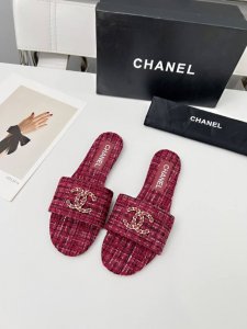chanel 香奈儿 新款 拖鞋 官网专柜，面料羊皮、内里绵羊皮，垫脚山羊皮，3色任选，35－42码，出厂价p 真皮底250