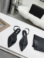 高品质出厂 平底小众潮牌网红款 Jil Sander 吉尔 桑达早春凉鞋系列！春夏最新爆款时髦平底尖头带子凉鞋 这款真的绝了 时髦到飞起 想不到有任何理由可以去