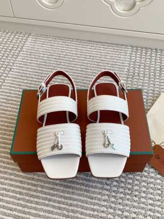 代购级 Loro Piana Lp Sprightly Charms系列凉拖鞋 罗马凉鞋 Sprightly Charms 凉鞋 以方形鞋头和鞋跟展现全新创意， - 点击图像关闭